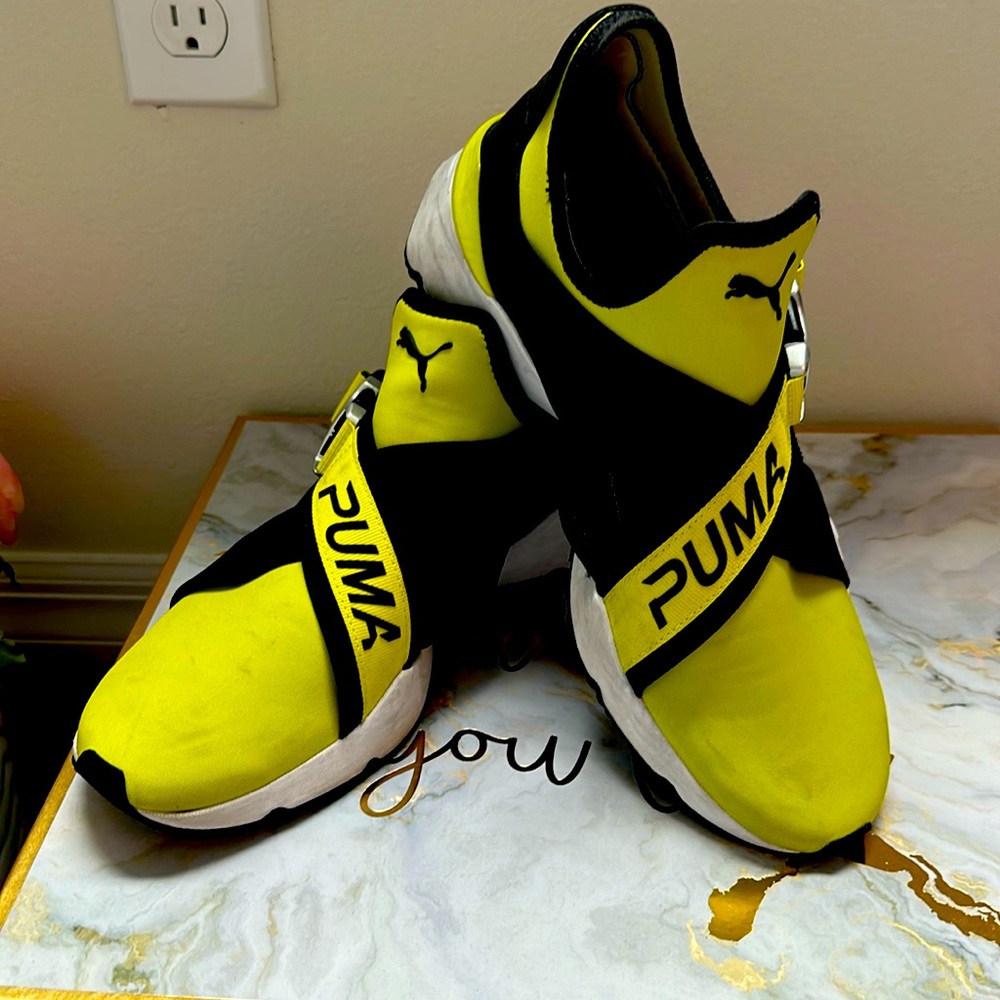 Puma snickers. Women’s .  Used. Size 10.  Only worn these indoors.